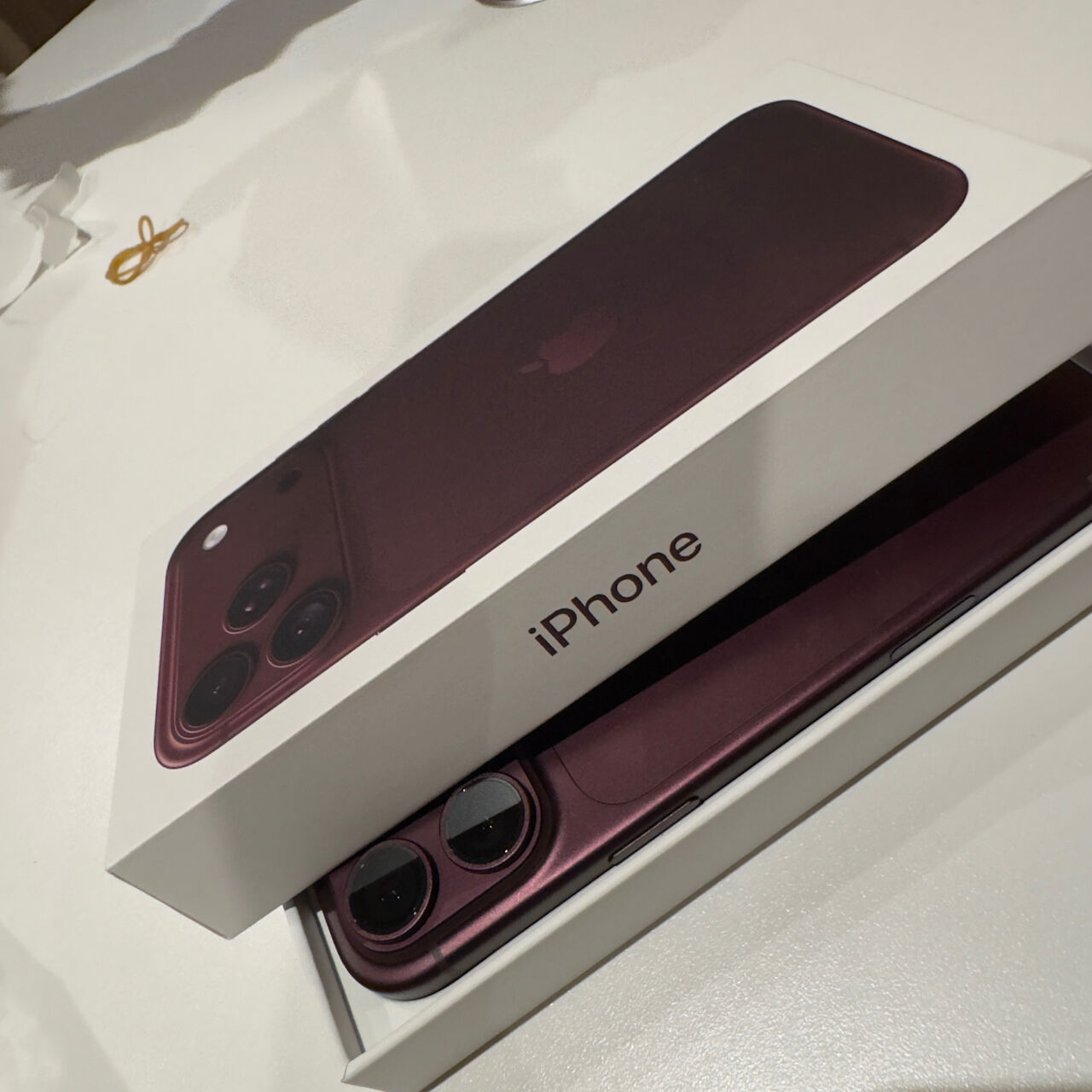 Dammam, Mobile Phones, SAR 6500,  I Phone 18 Pro Max (256) Burgundy