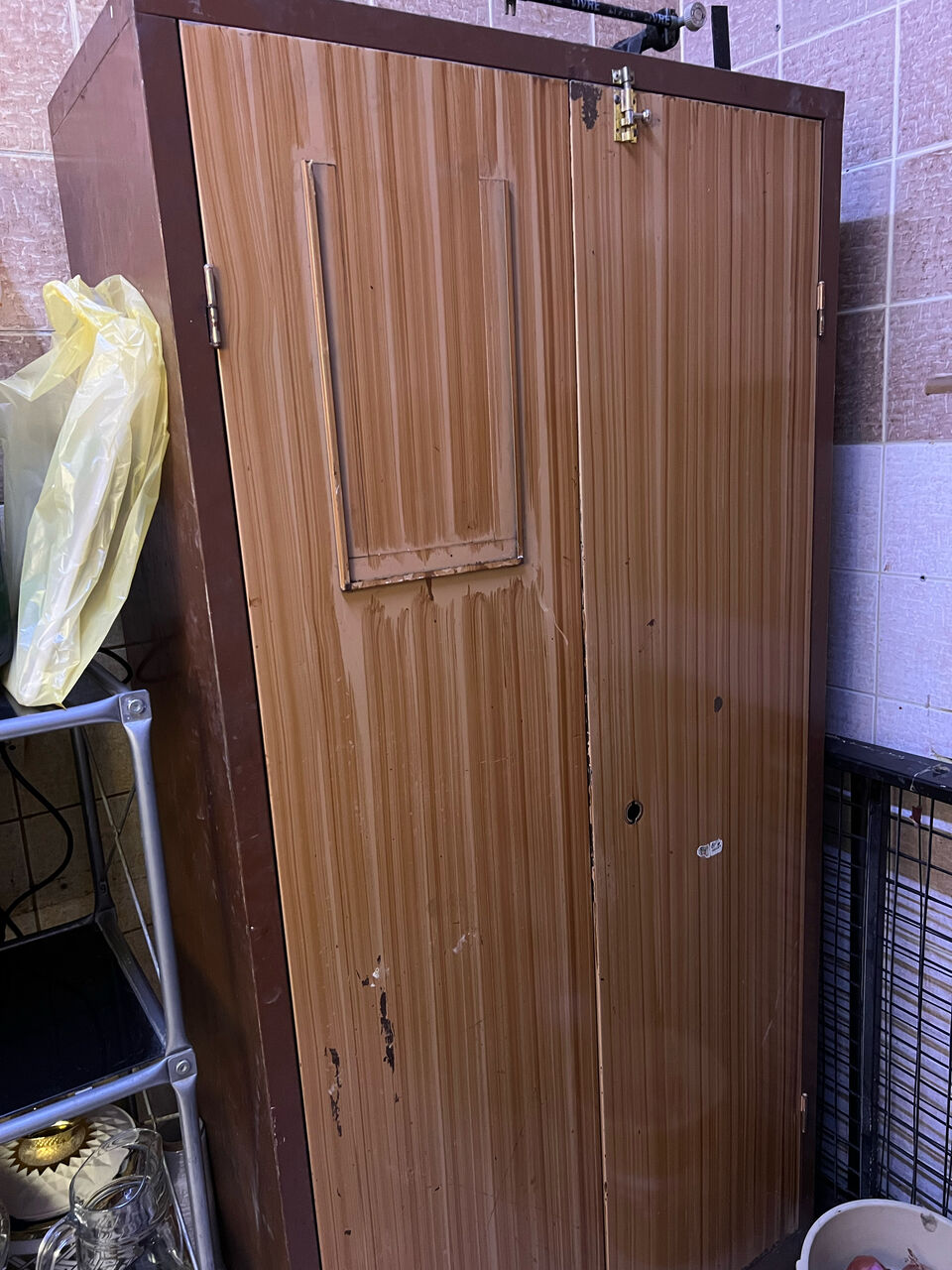Al Shemaysi, Furniture, SAR 100,  Old Cabinat Almarih