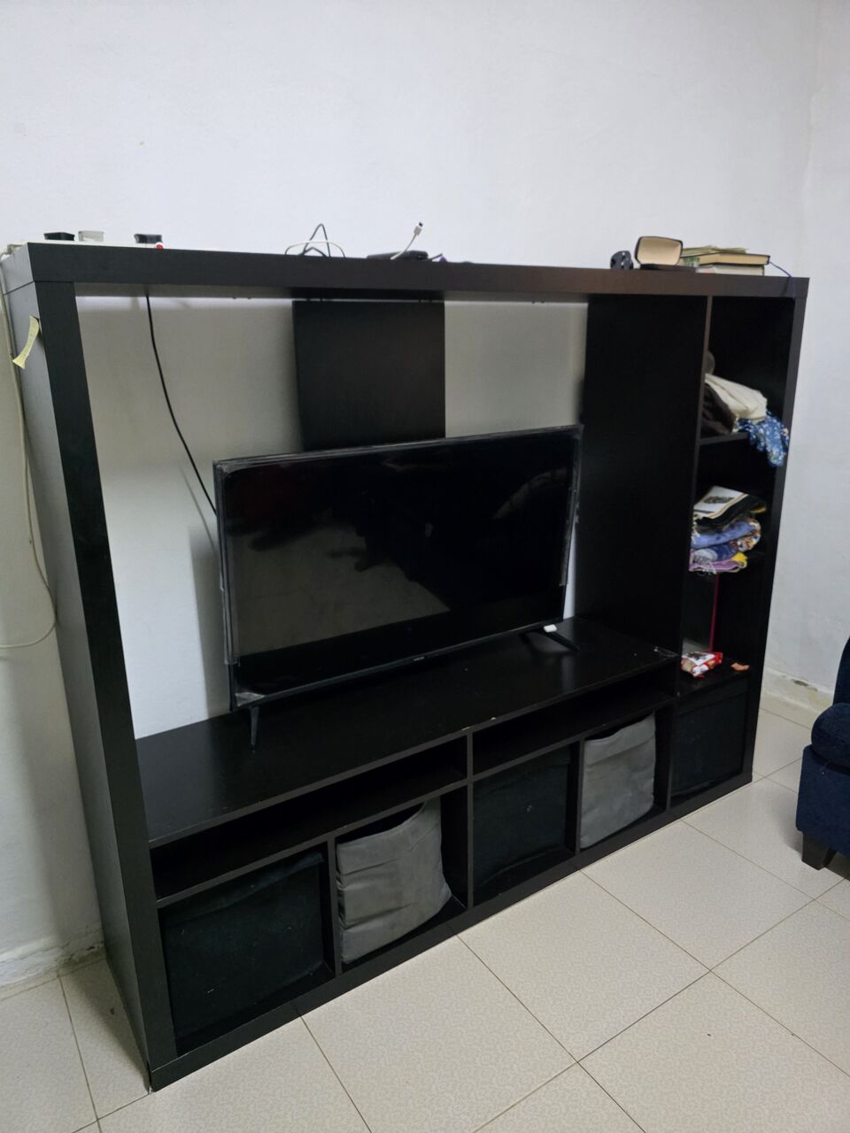 Al Malaz, Furniture, SAR 500,  King Size Bed Without Mattress, TV Unit, Wardrobe & Dressing Table