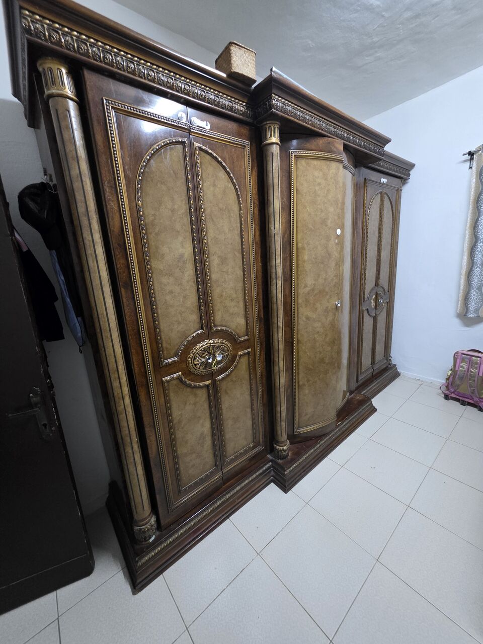 Al Malaz, Furniture, SAR 500,  King Size Bed Without Mattress, TV Unit, Wardrobe & Dressing Table