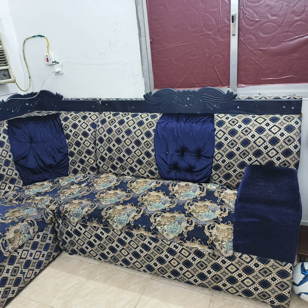 Riyadh, Furniture, SAR 250,  Big Sofa  For 11 Person Lightweight.