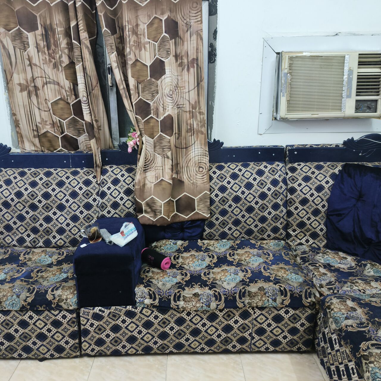 Riyadh, Furniture, SAR 250,  Big Sofa  For 11 Person Lightweight.