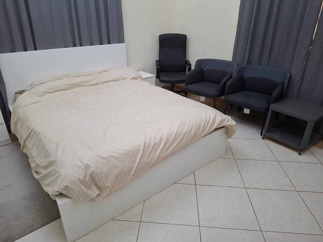 Jeddah, Furniture, SAR 1500,  Bed Set With Mattress, Vanity Desk And A Clothing Cabinet