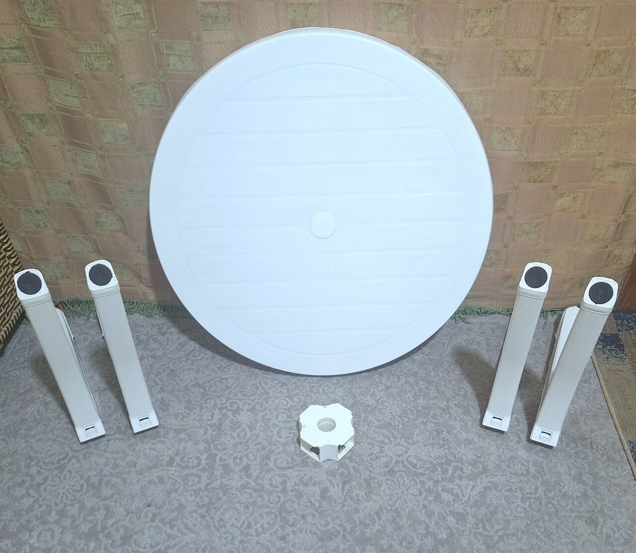 Riyadh, Furniture, SAR 60,  Round White Plastic Table.