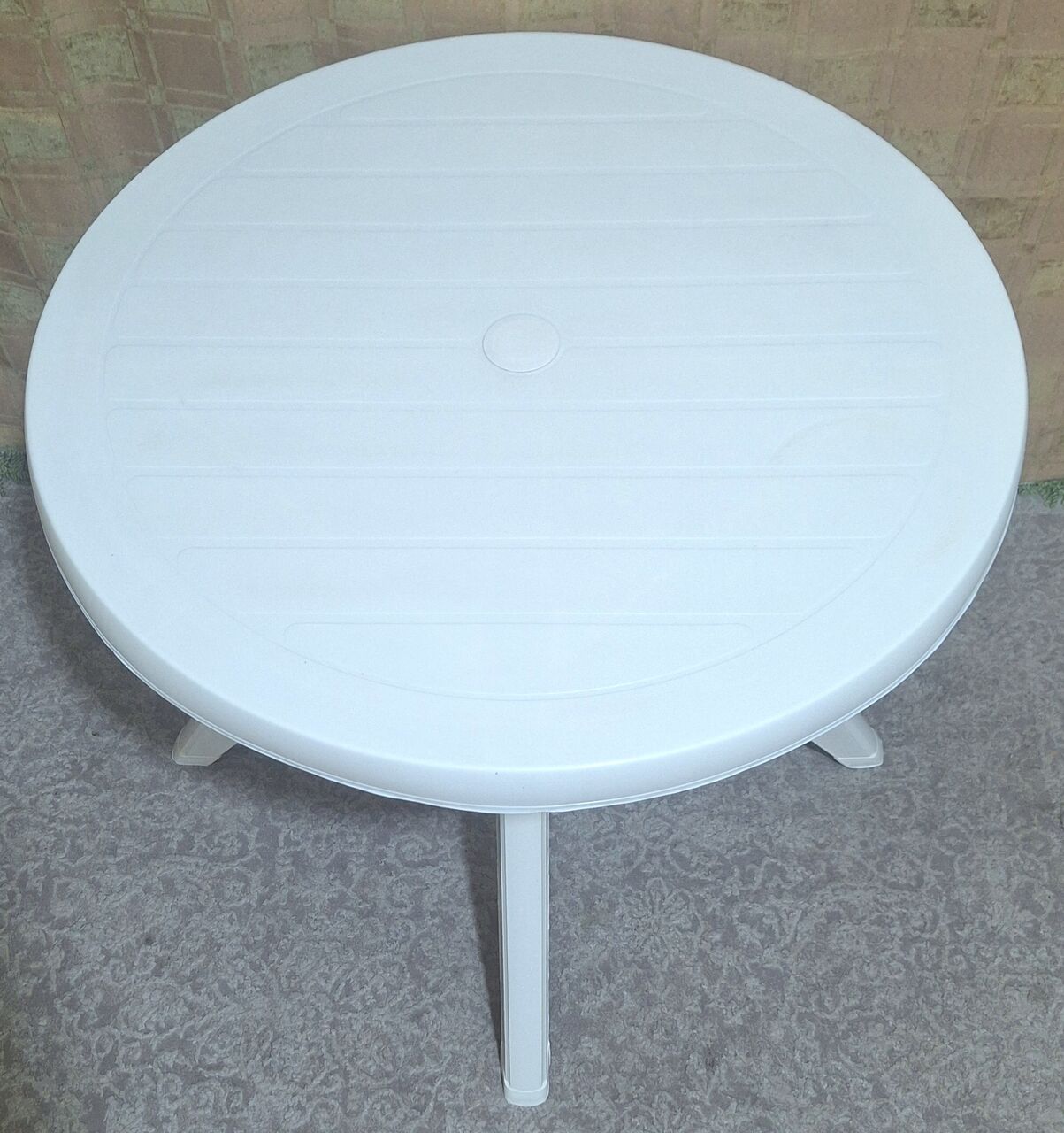 Riyadh, Furniture, SAR 60,  Round White Plastic Table.