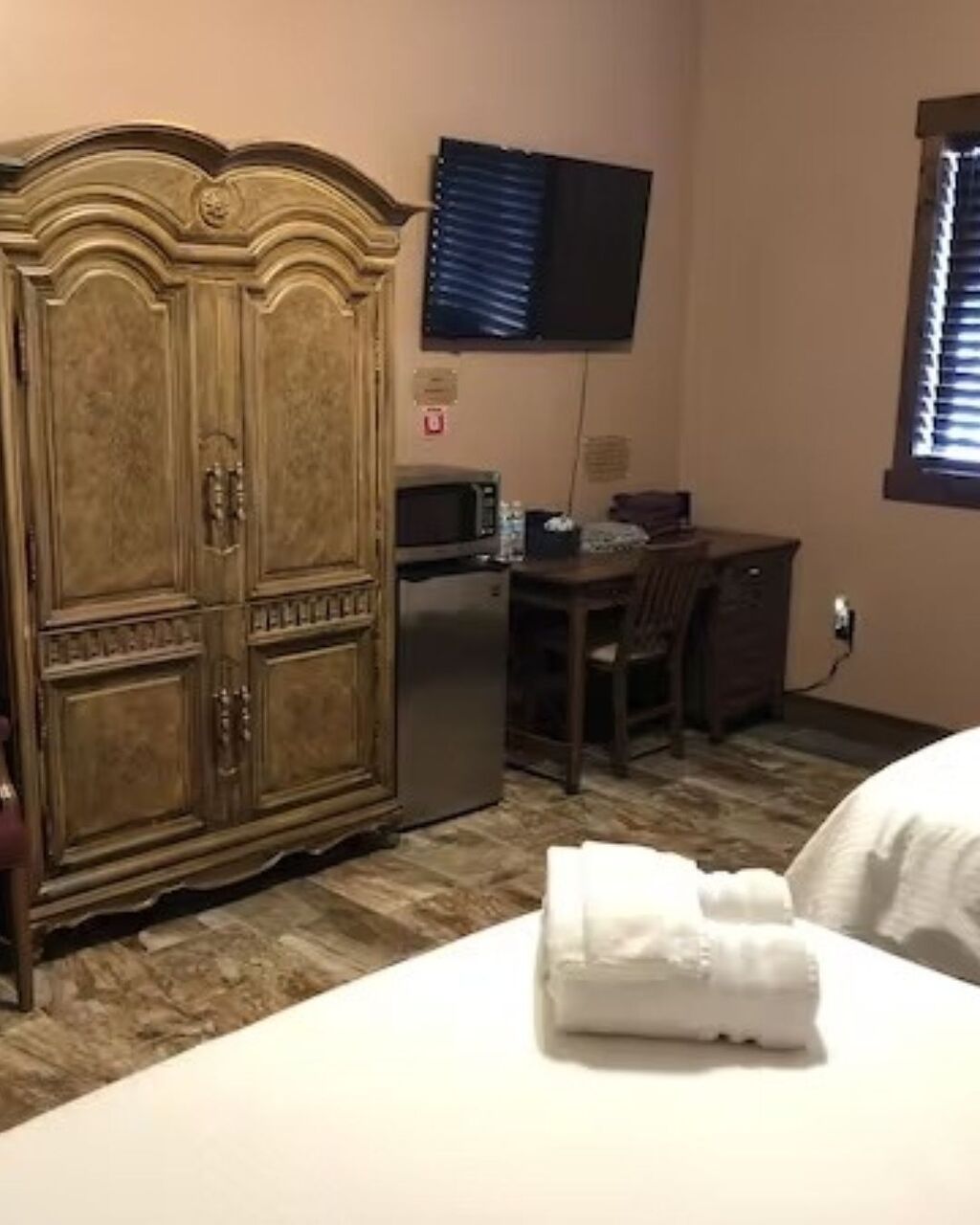 New York, Business, Lodging Near Canyonlands National Park