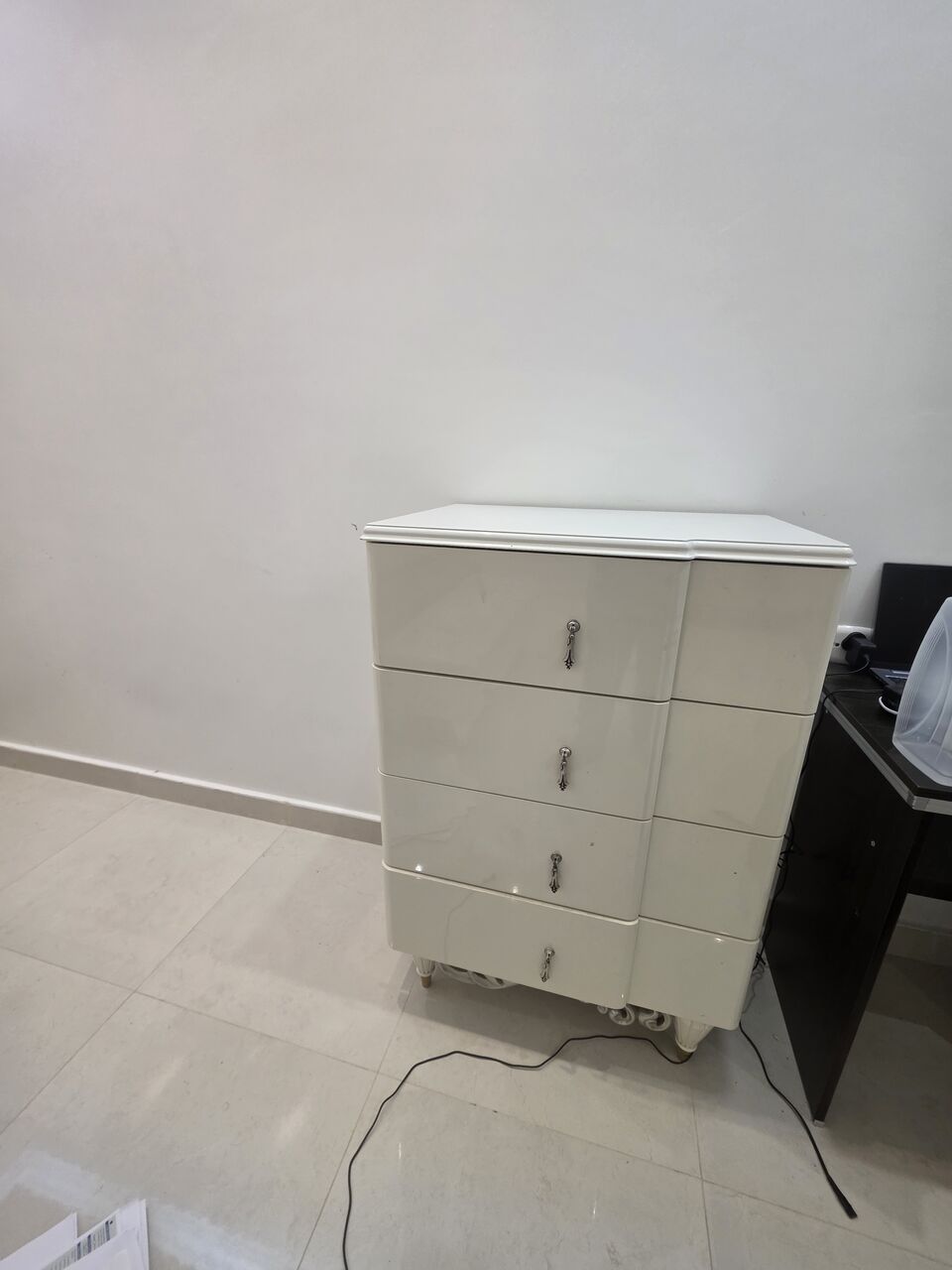 Al Narjis, Furniture, SAR 4600,  Luxury Bedroom Furniture Set &ndash; Elegant Ivory & Gold Finish &ndash; Riyadh