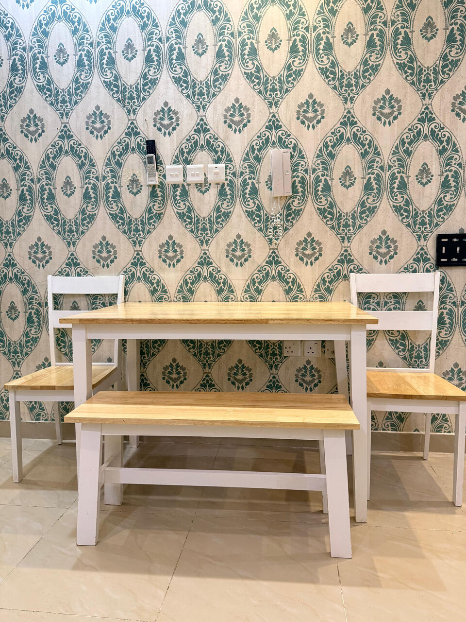Riyadh, Furniture, SAR 490,  FOR SALE: HOMEBOX 4-SEATER DINING TABLE SET