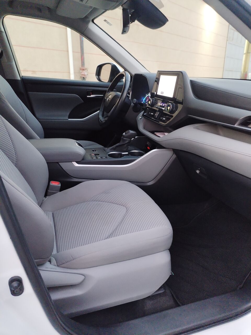 Dammam, Vehicles, Cars & Trucks , SAR 118000,  Toyota Highlander Hybrid,  2023,  Automatic,  68000 KM,  Toyota Highlander  GLE