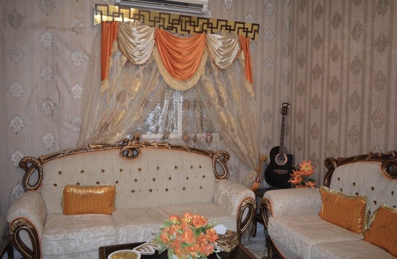 Jeddah, Furniture, Urgent Sale! Premium Sofa Set With Matching Glass Center Table