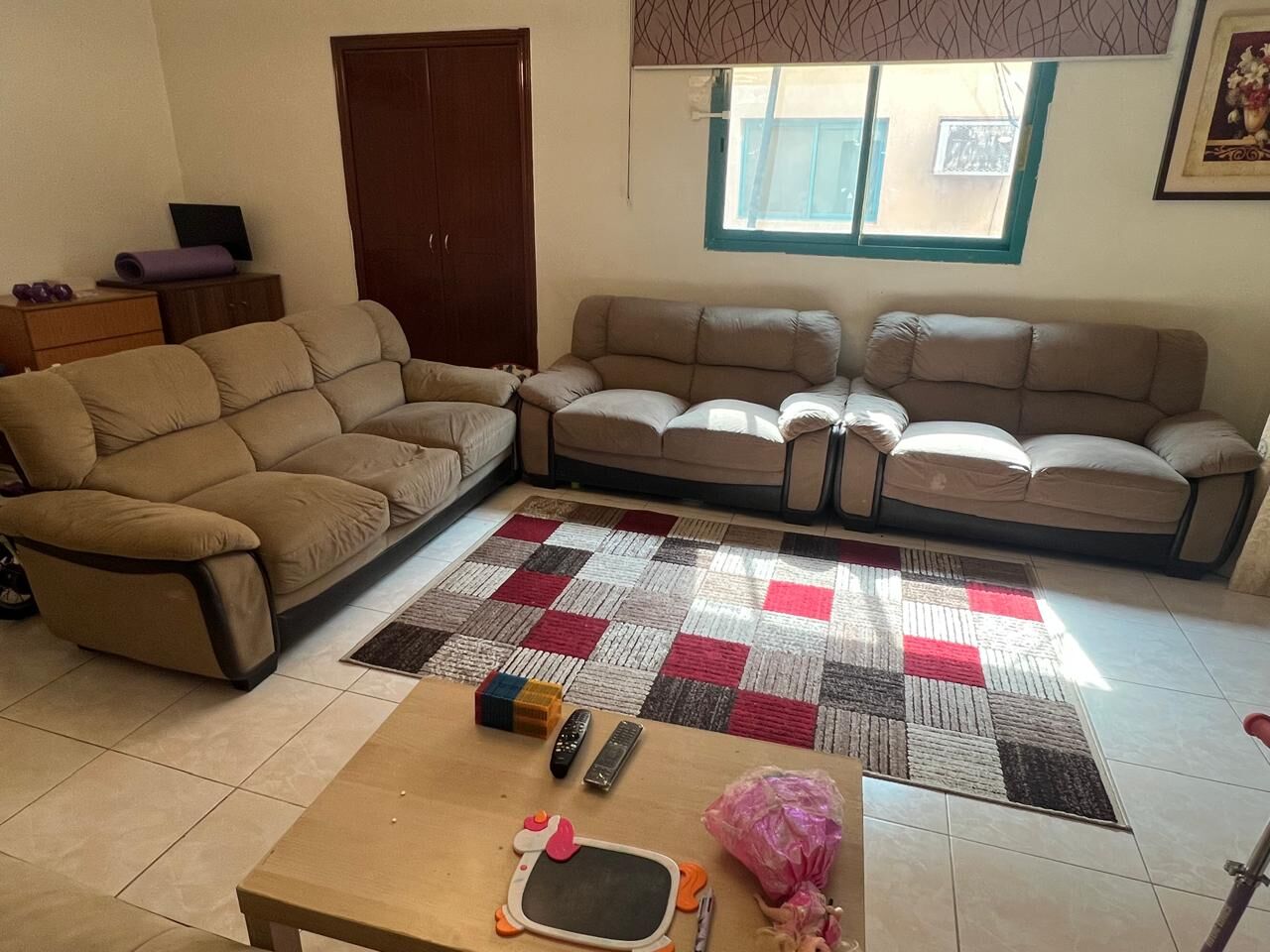 Riyadh, Furniture, SAR 450,  URGENT: Modern Sofa Set (7 Seater) In Very Good Condition For Sale