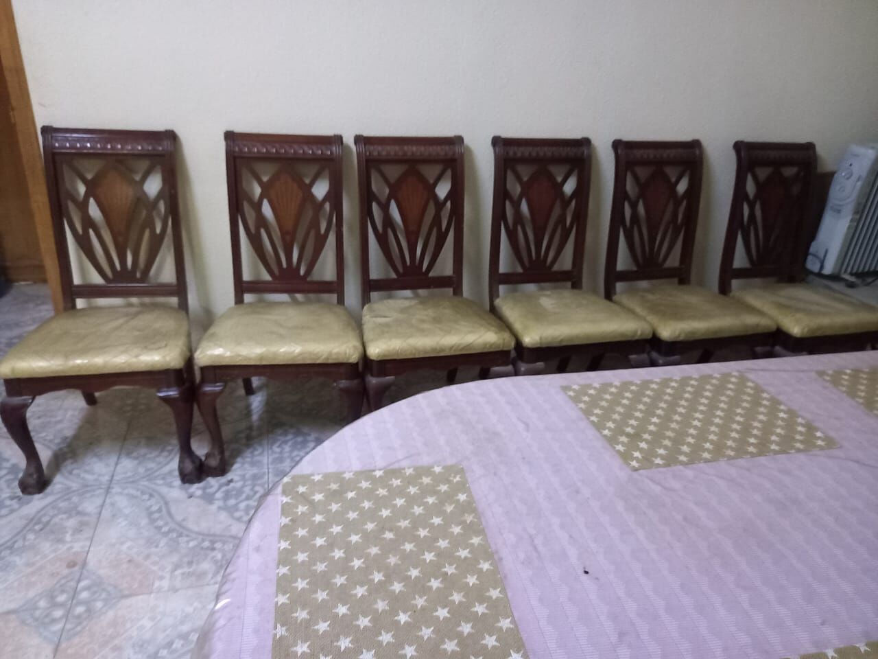 Umm Al Hamam, Furniture, SAR 700,  Dinning Table With 6 Chairs, Slightly Used Good As New.