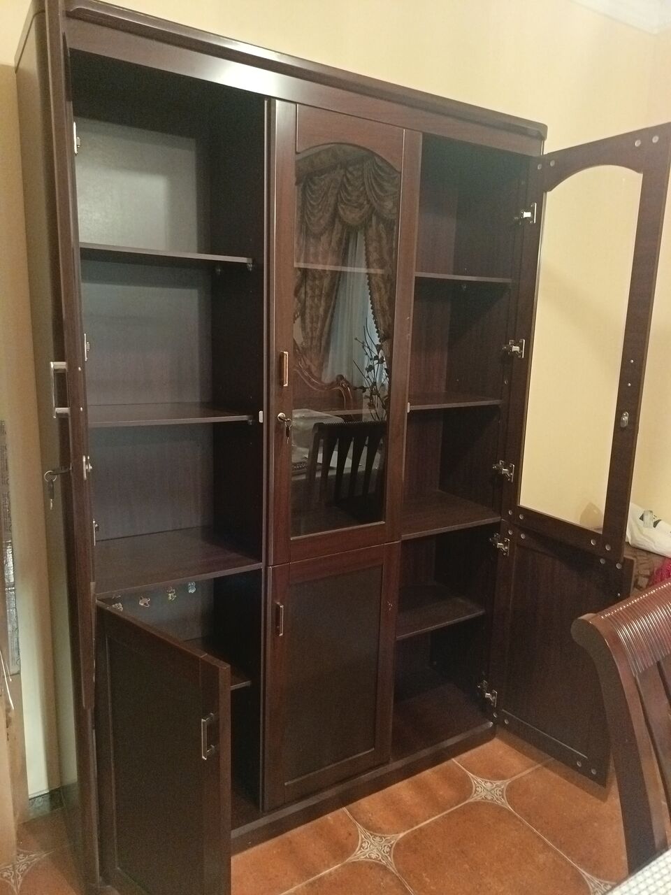Al Faisaliyah, Furniture, SAR 650,  3 Door Cabinet