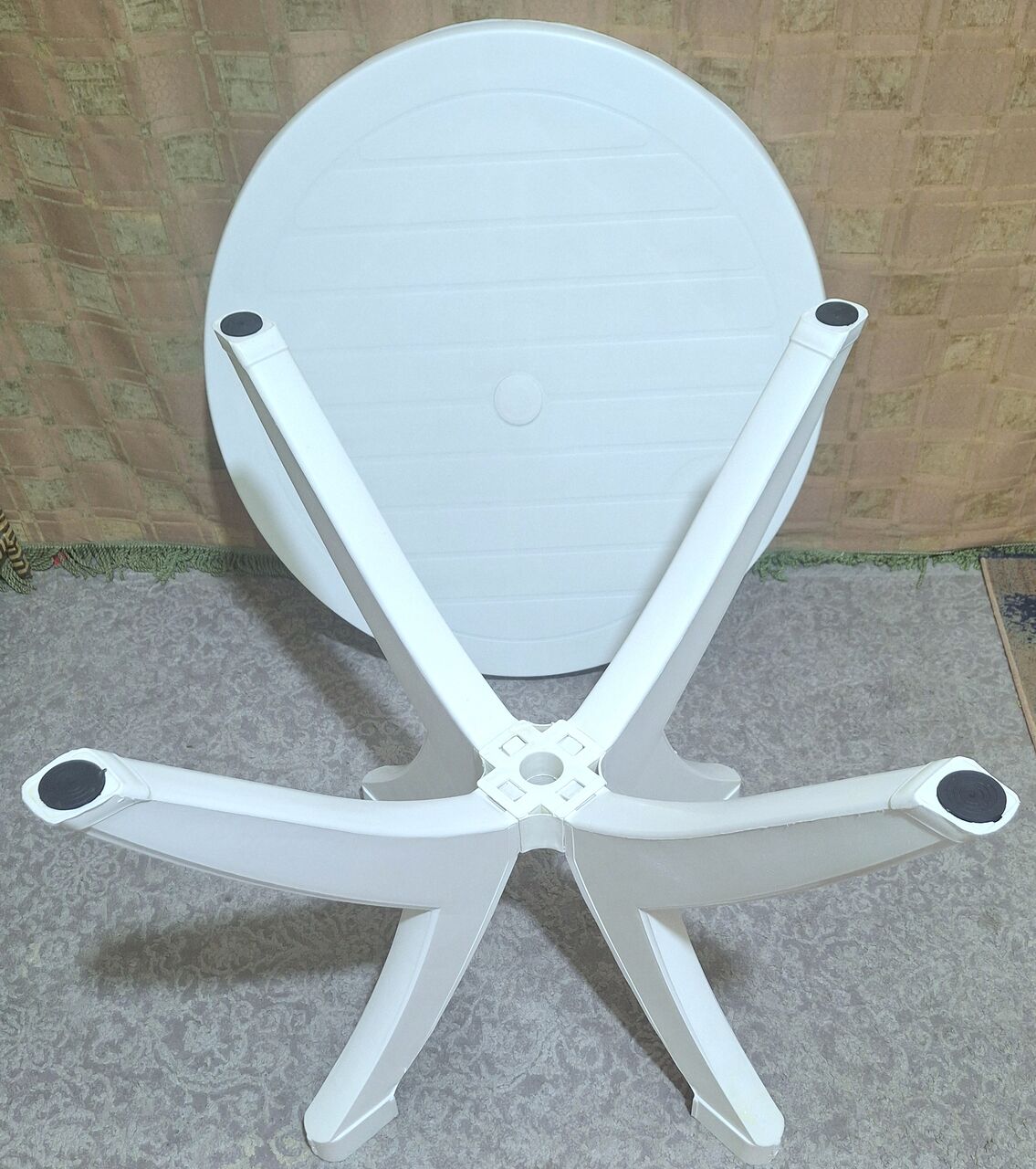 Riyadh, Furniture, SAR 60,  Round White Plastic Table.