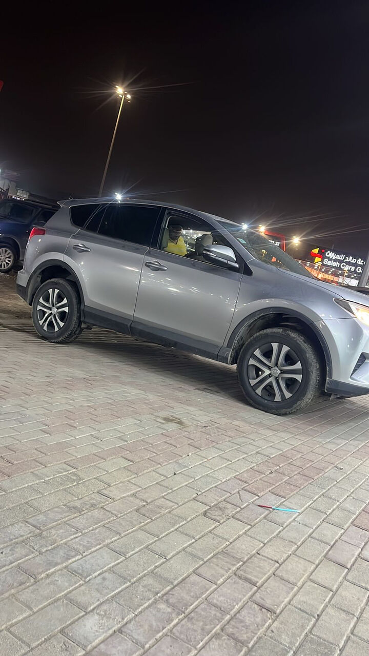 Dammam, Vehicles, Cars & Trucks , SAR 45000,  Toyota RAV4,  2017,  Automatic,  350000 KM,