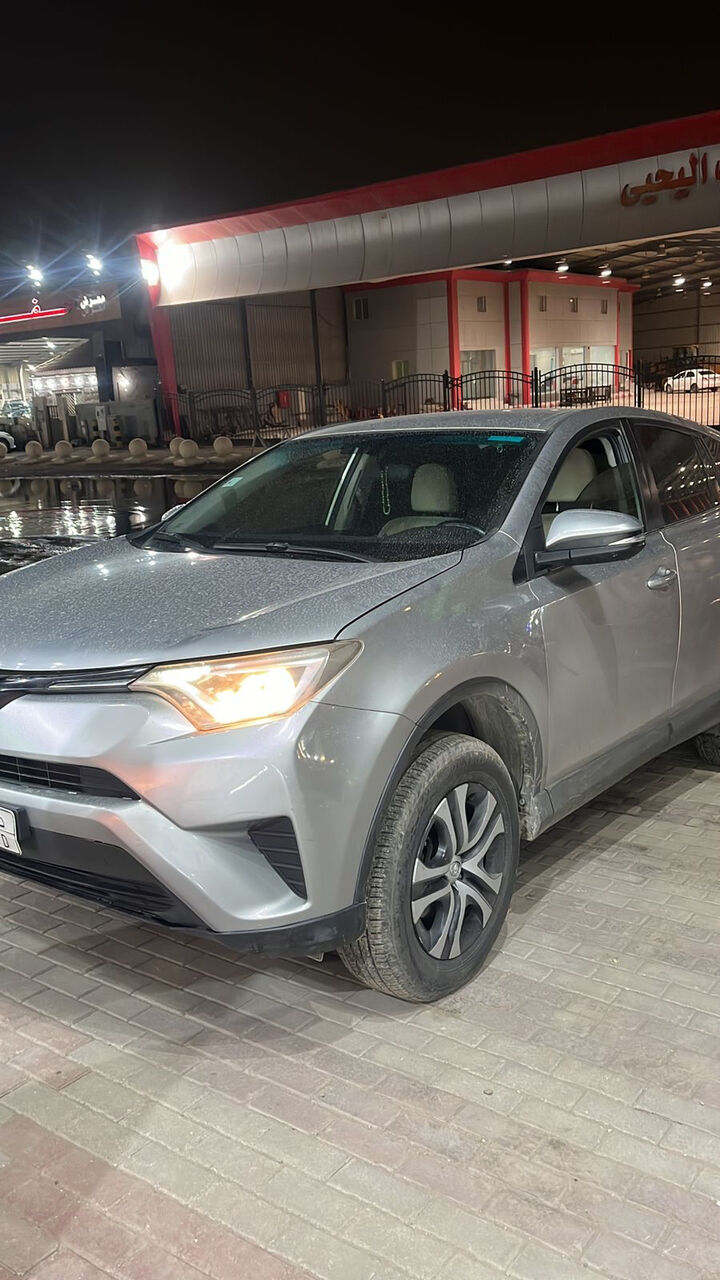 Dammam, Vehicles, Cars & Trucks , SAR 45000,  Toyota RAV4,  2017,  Automatic,  350000 KM,