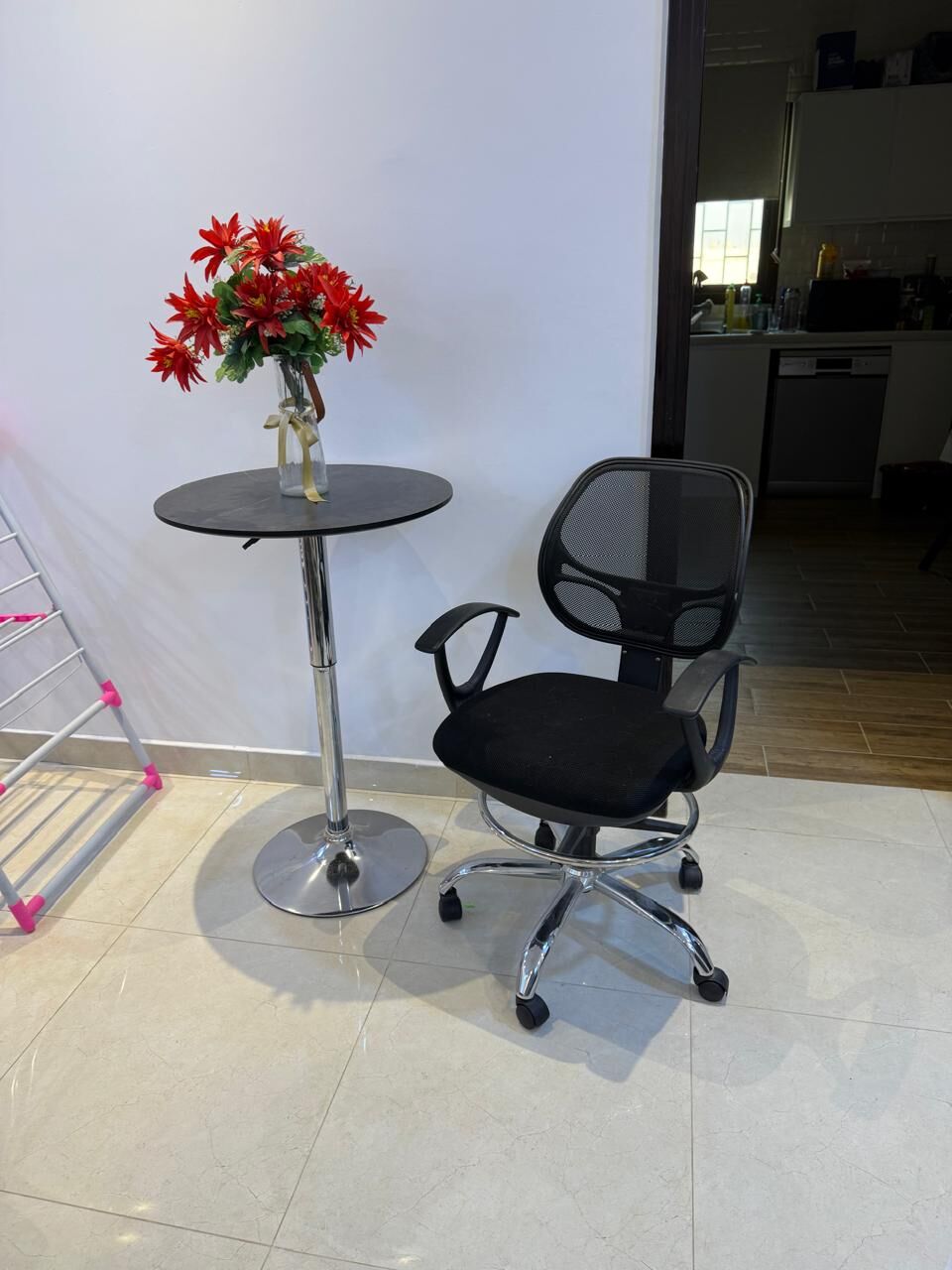 Dammam, Furniture, SAR 60,  Multi-level-position Desk Chair.