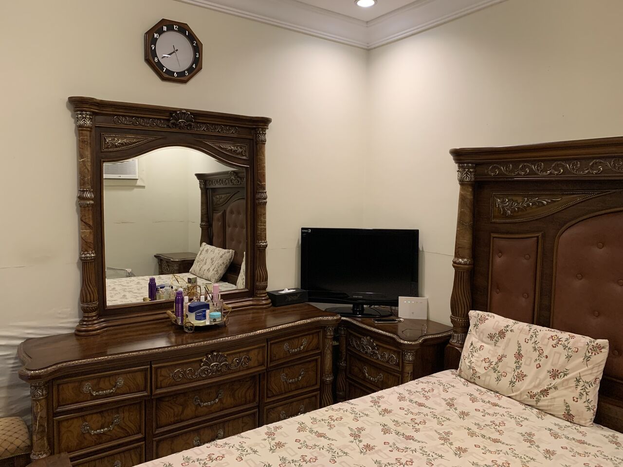 Jeddah, Furniture, SAR 2300,  Full Bedroom Furniture Set (King Size).