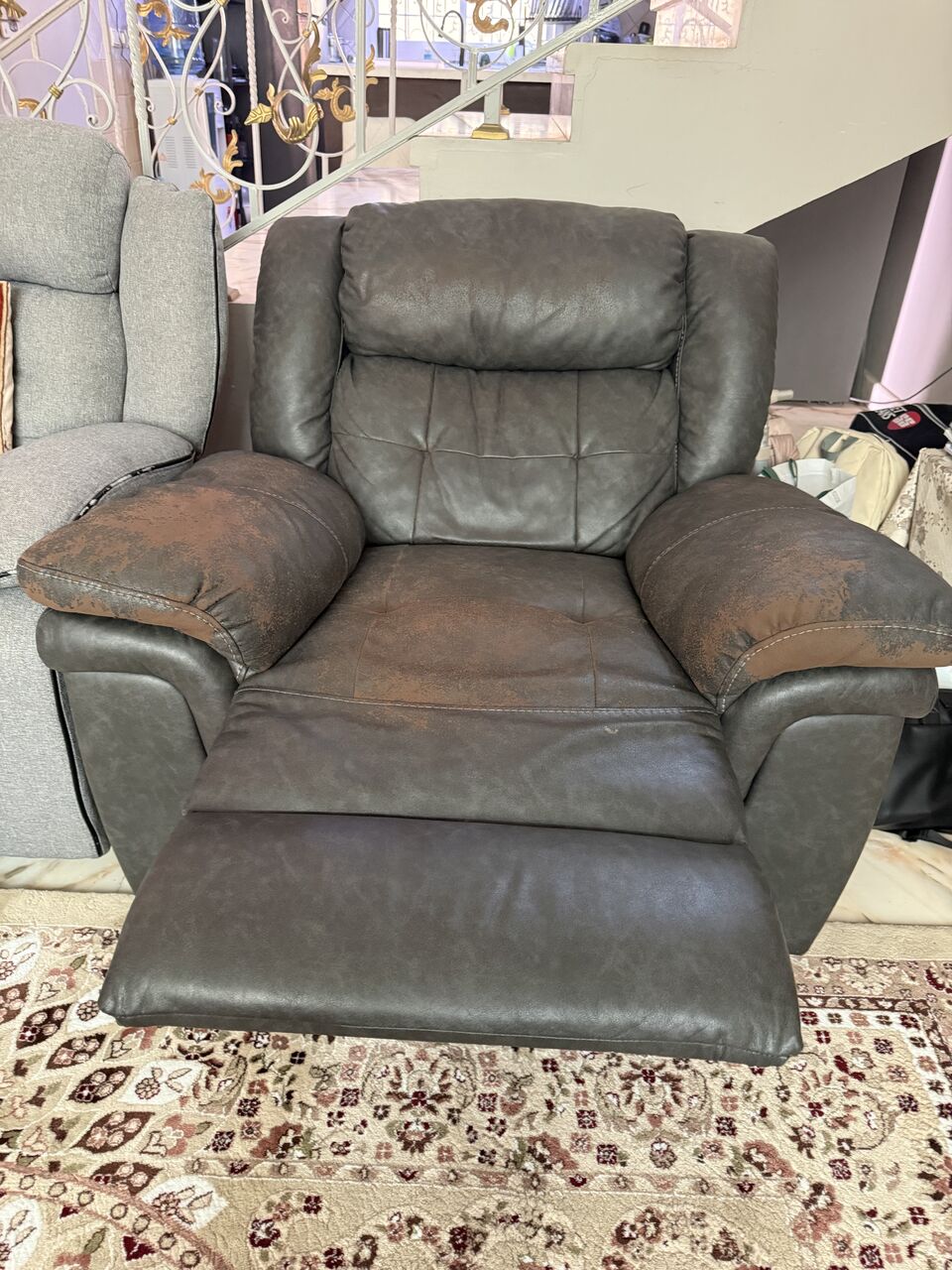 Al Sulaymaniyyah, Furniture, SAR 1600,  Home Box Leather Recliner Sofa Set (3+2+1) &ndash; SAR 1,600